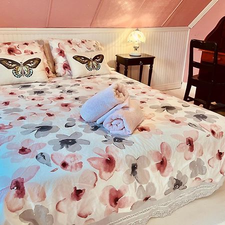 Bed & Cafe Petit Papillon Bed & Breakfast Grandes-Bergeronnes Dış mekan fotoğraf