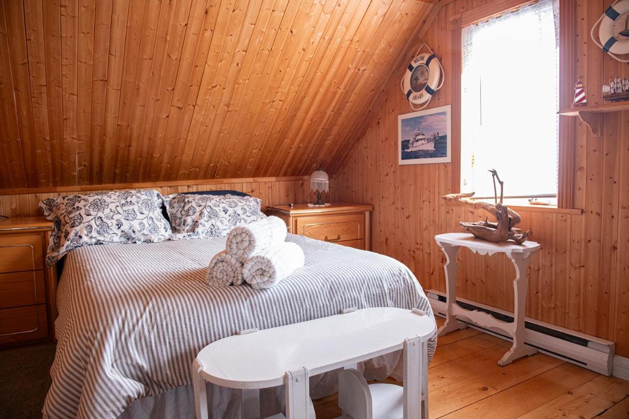 Bed & Cafe Petit Papillon Bed & Breakfast Grandes-Bergeronnes Dış mekan fotoğraf