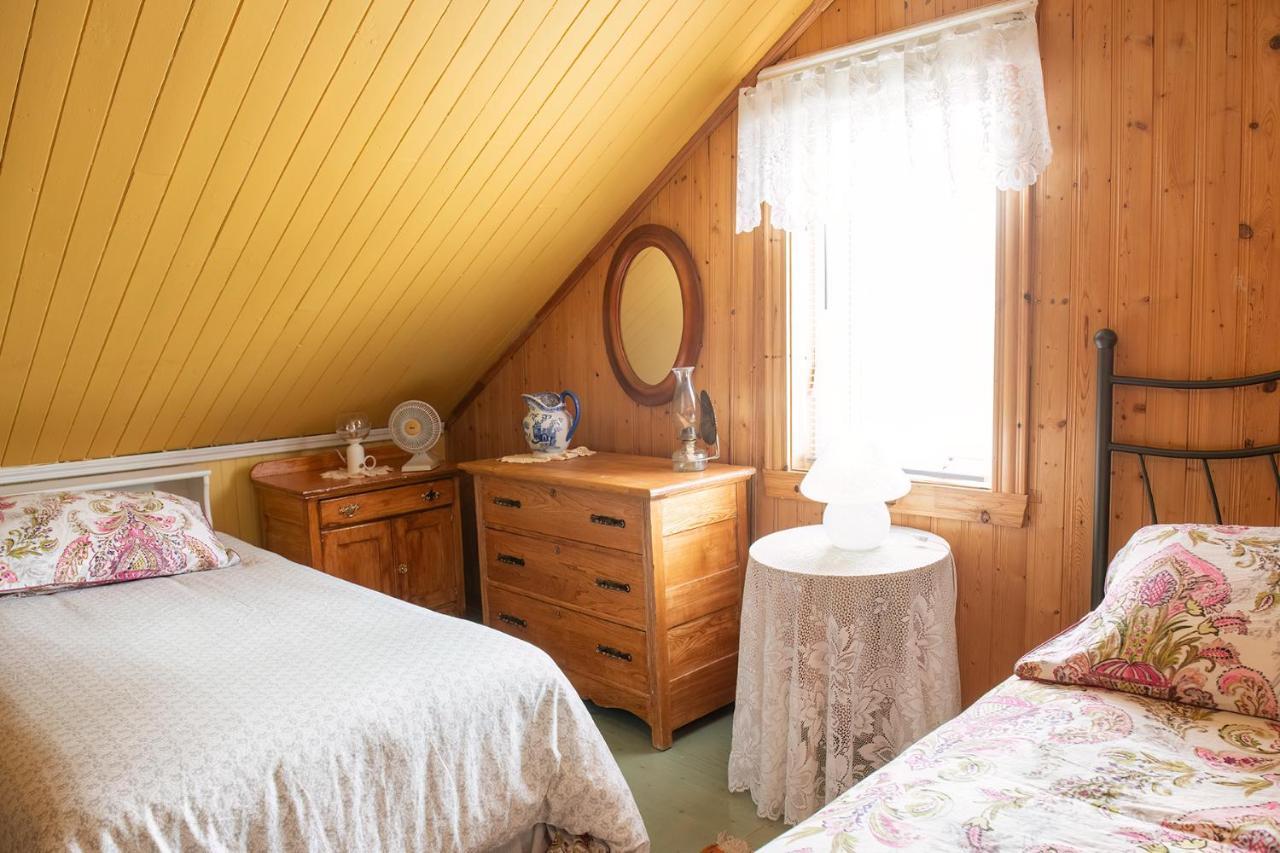 Bed & Cafe Petit Papillon Bed & Breakfast Grandes-Bergeronnes Dış mekan fotoğraf